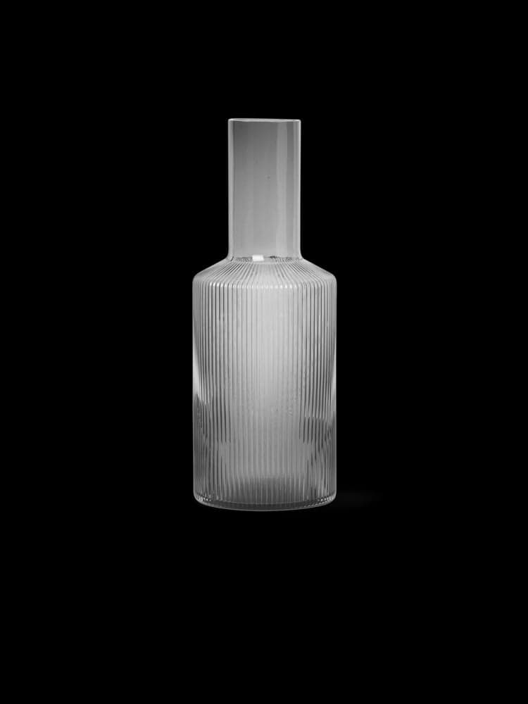 FERM LIVING - Carafe Ripple - Gris fumé