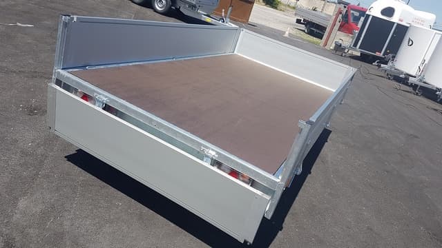 Plateau ridelles ERDE XR262F 2 essieux 2000 kg