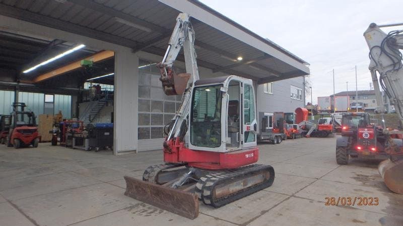 Takeuchi d’occasion 153 FR (2008) – Mini Pelle 5,6T – 5225 h – 3 Godets