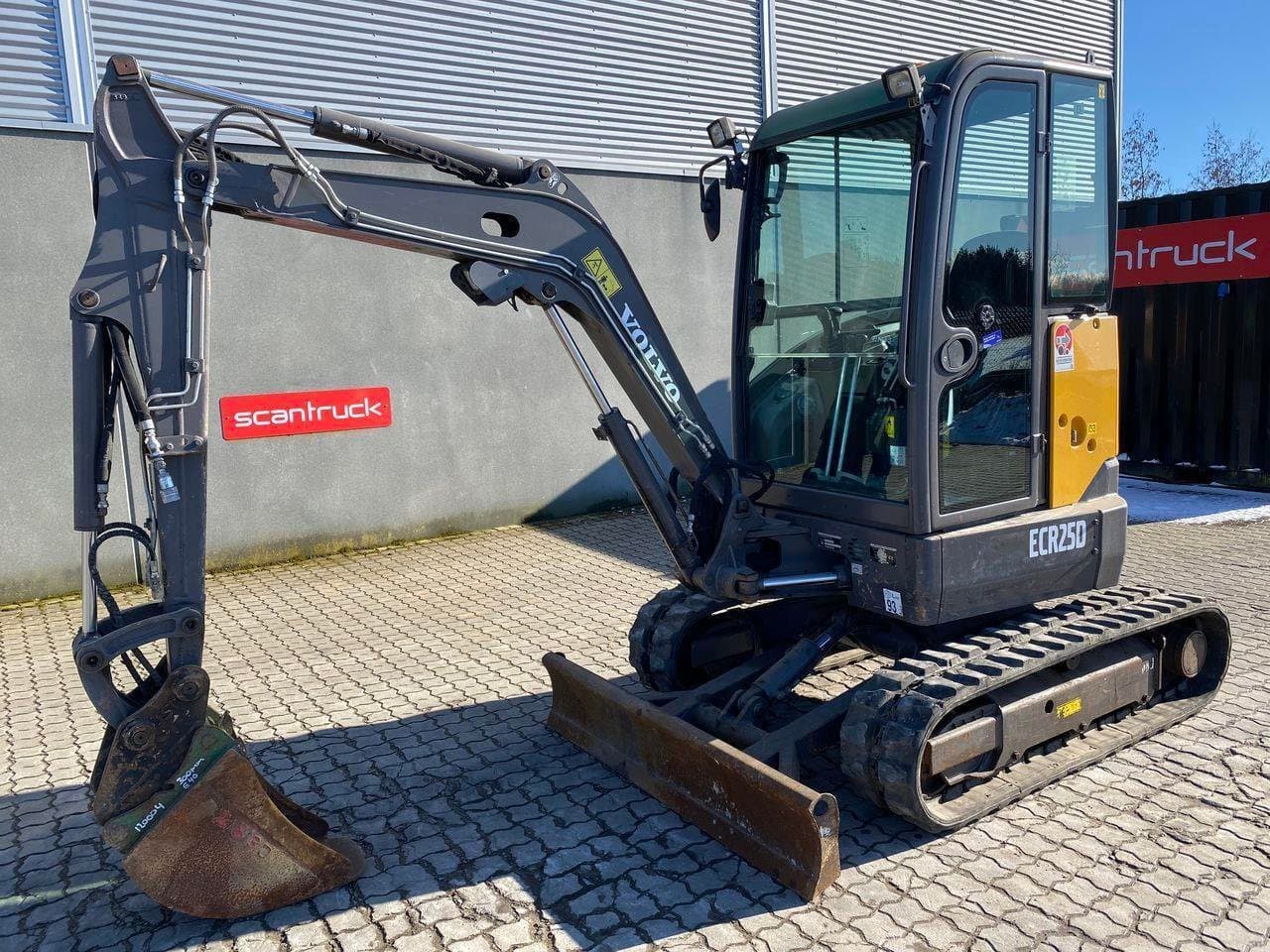 Volvo ECR25 (2015) – Mini Pelle d’occasion Compacte 2,5T, Révisée