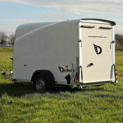 Debon 2 1300 gebremster Kastenwagen