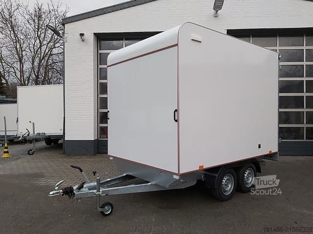 Geschlossener Kastenanhänger (oder Blechanhänger) trailershop 300x200x210cm Kastenanhänger mit Hecktüren – Sofort verfügbar