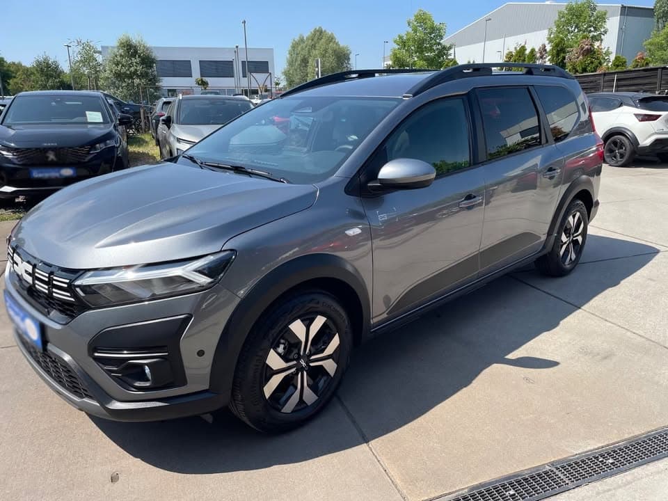 Dacia Jogger 1.6 E-Tech Hybrid Expression 7 Plazas 2025 7 000 km