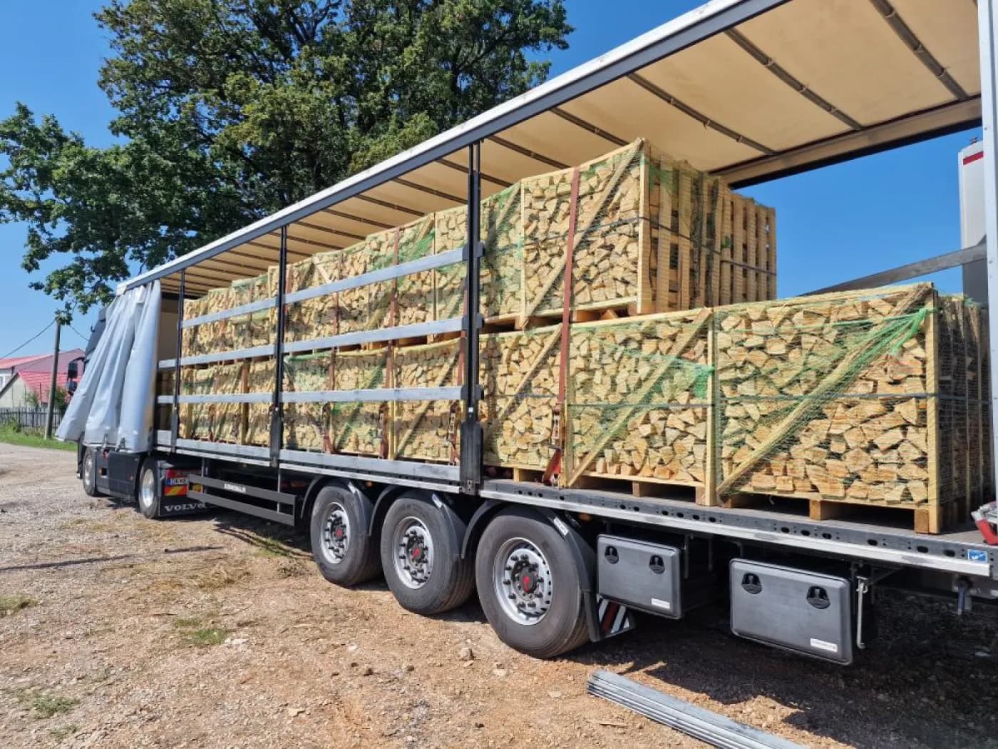 Volle LKW-Ladung Birkenbrennholz 48 Ster 25 cm Scheite professionelles gebrauchsfertiges Paket – 25 cm – Luftgetrocknet (< 20 %) – Palette