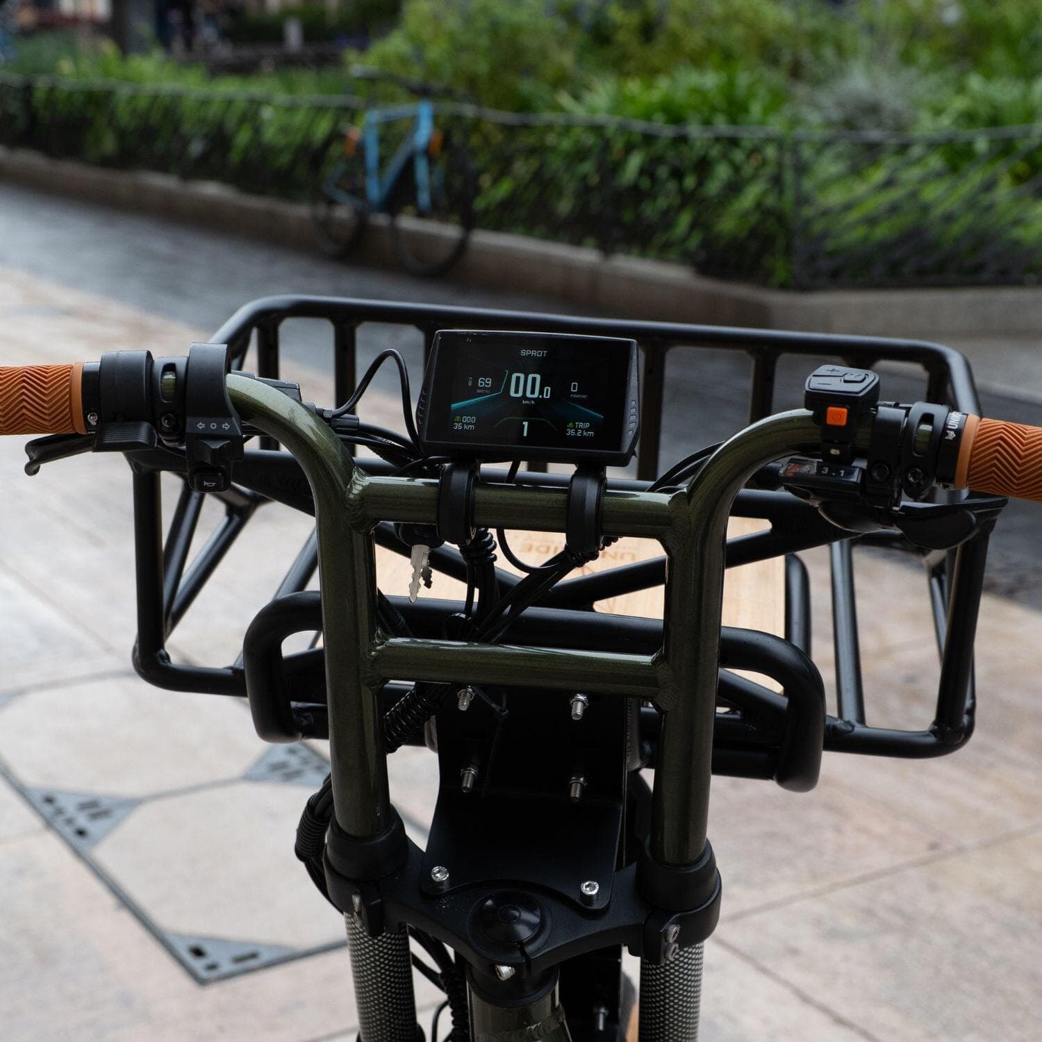 velo electrique EMOKO C93 Moteur 1000W Batterie amovible 20AH Autonomie 80KM SHIMANO 7 vitesses 20 » Nior - XL