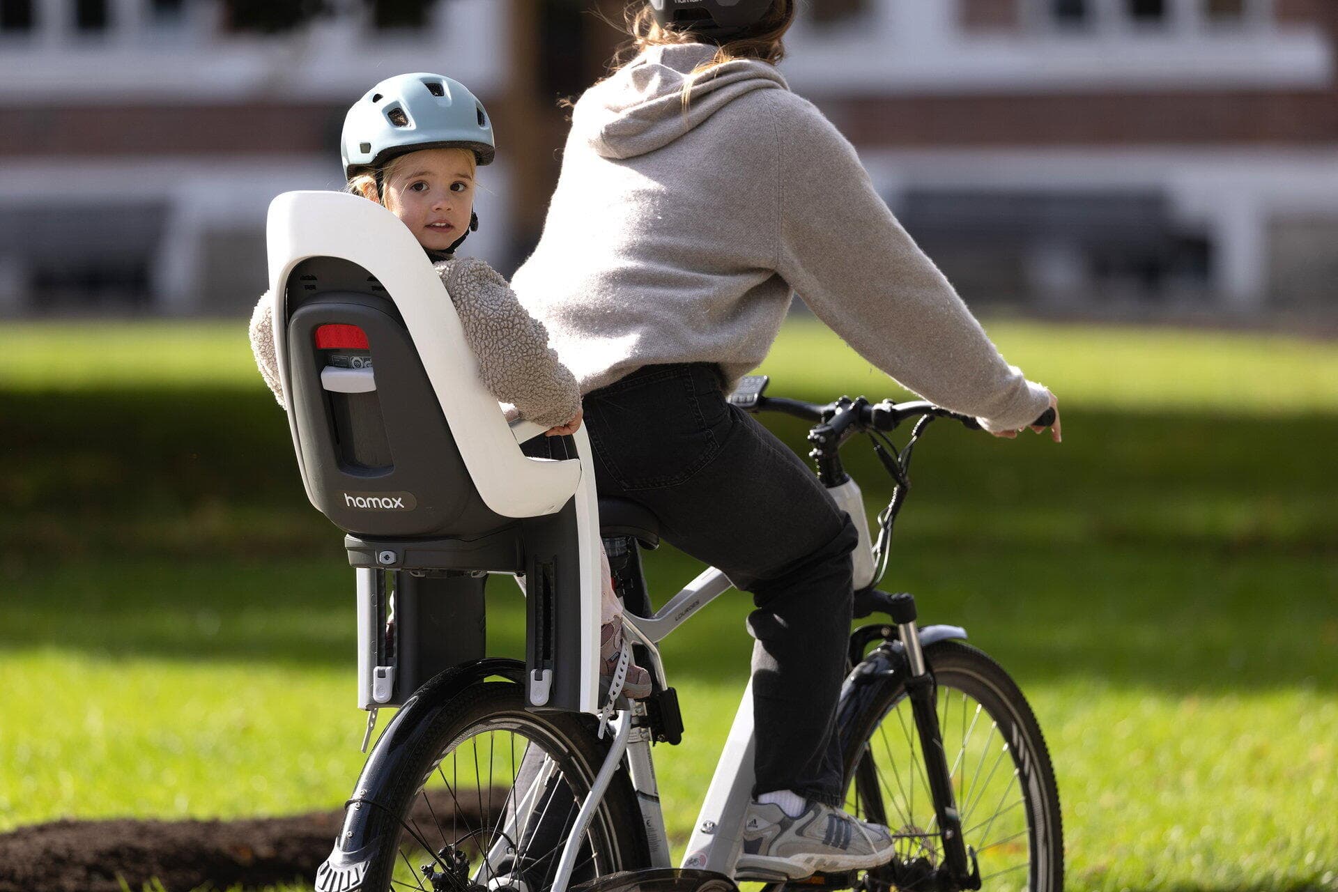 ONESPORT OT18 Vélo électrique 26″- 250W – Batterie Amovible 36V/14.4Ah – Frein à disque – Shimano 7 Vitesses – Autonomie 70km Blanc - L