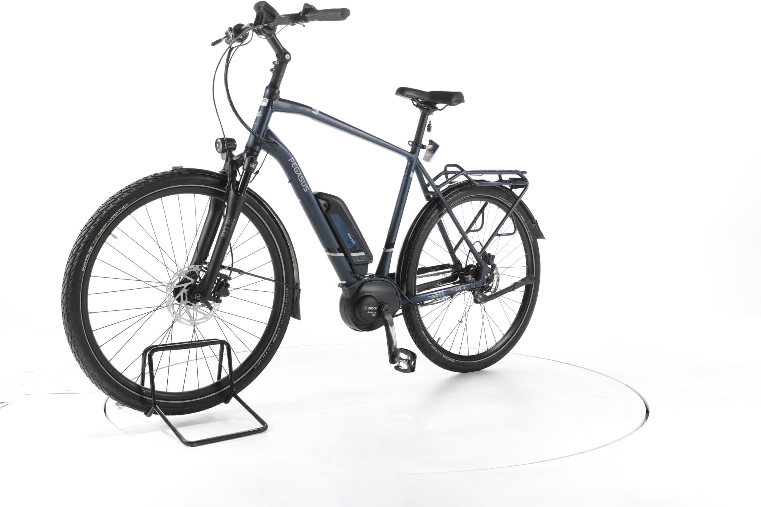 Vélo de ville – LEADER FOX – Ferrara 2023 – Femme – Argent – 8 vitesses – Cadre 16,5 pouces - M
