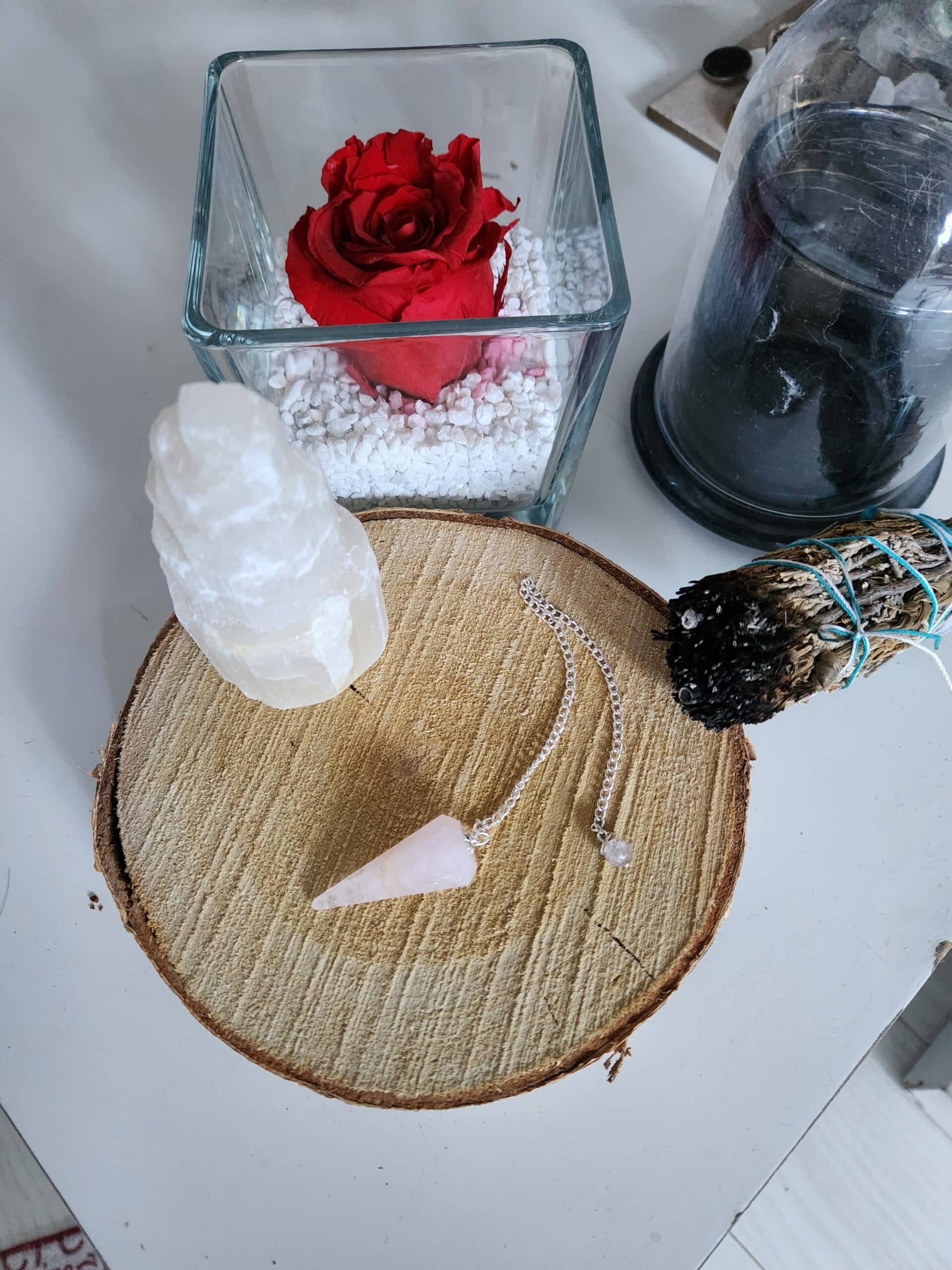 Pendule Quartz rose pointe à facettes