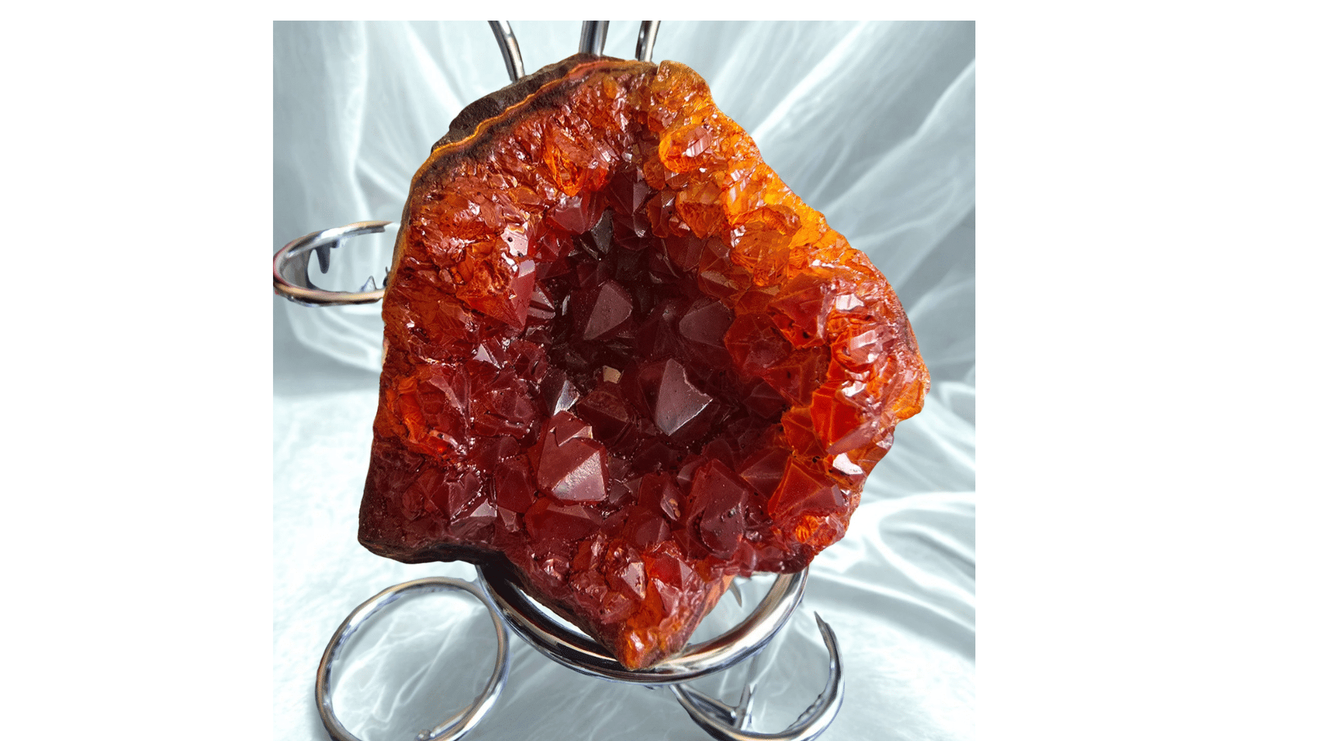 GÉODE DE QUARTZ ORANGE