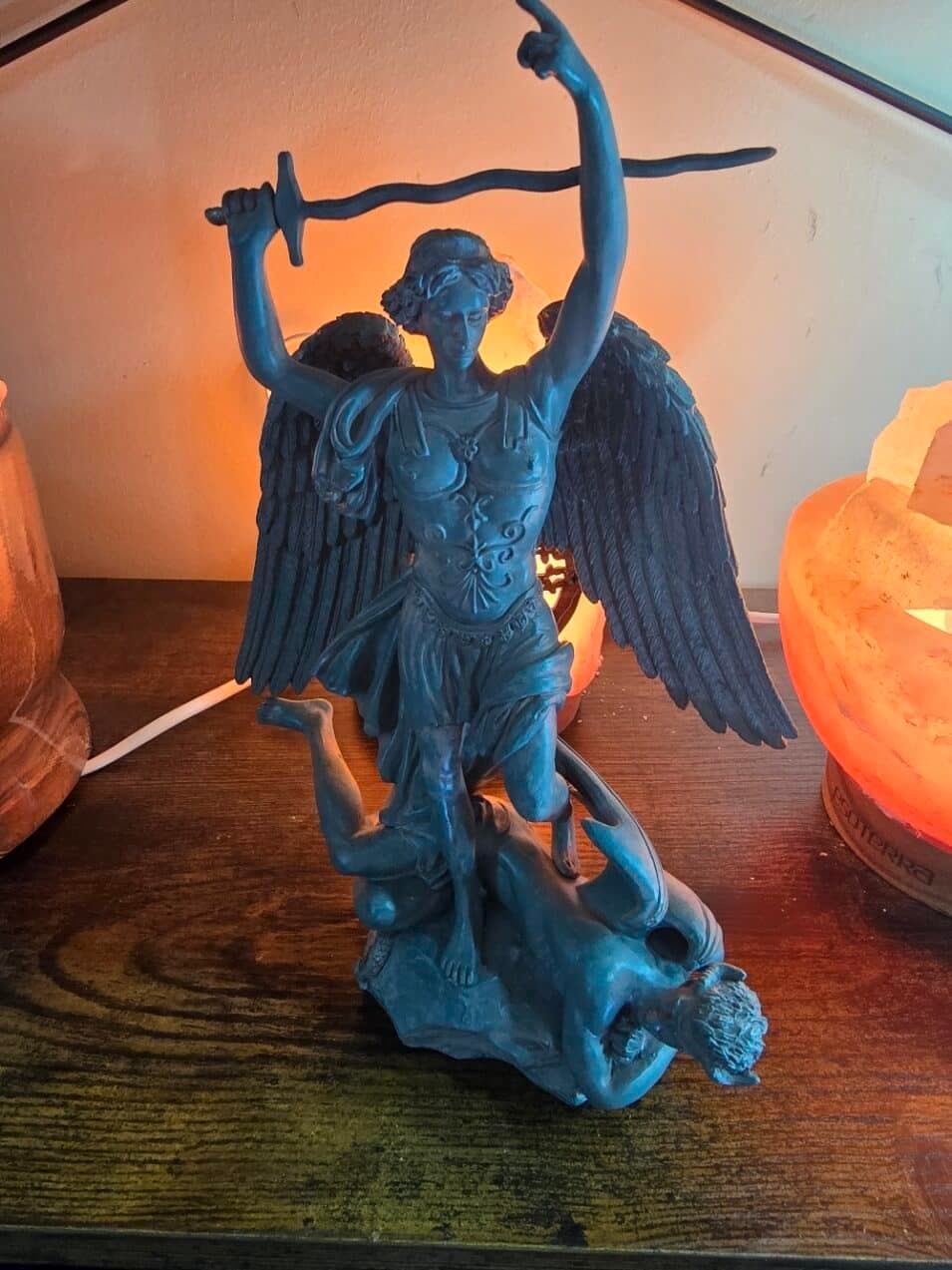 Statuette Saint Michel Archange