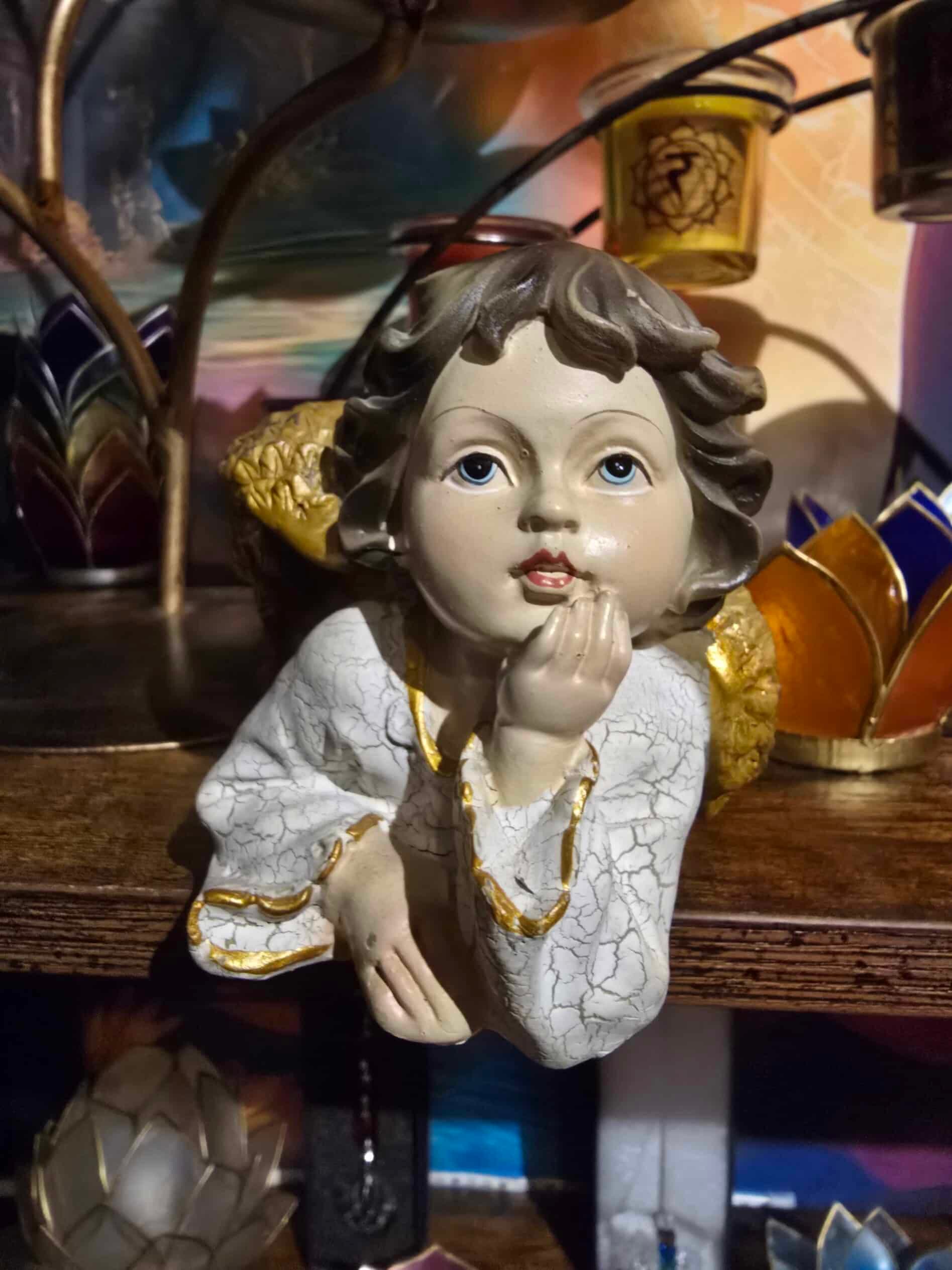 Statuette Ange Couché