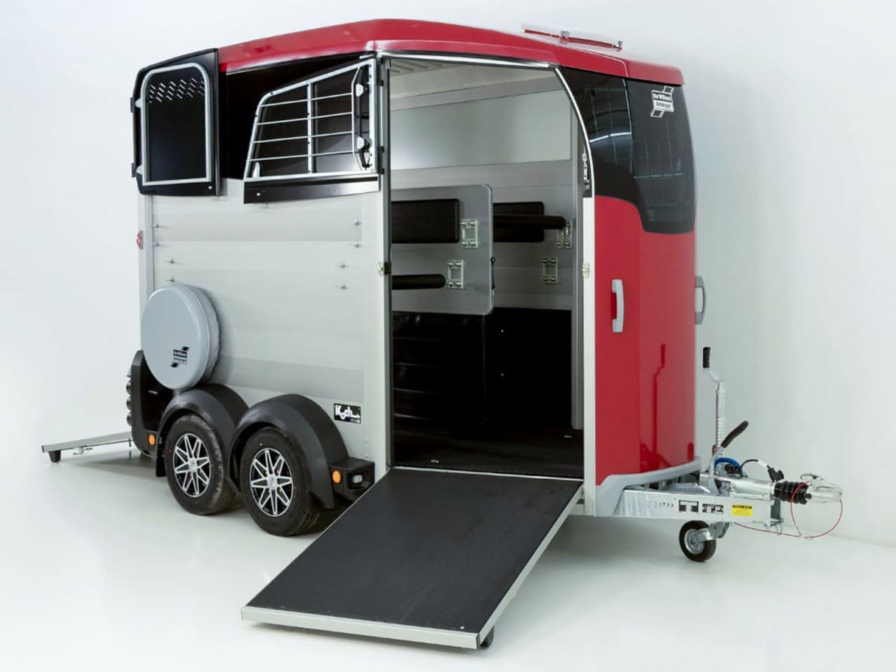 Ifor Williams HBX 506 paardentrailer | Uitgang aan de voorzijde | Nieuw model | Rood - Nieuw