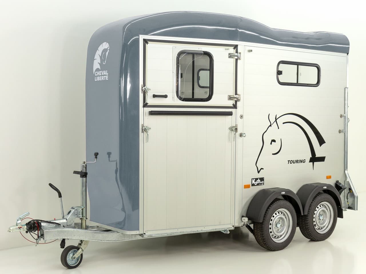 Cheval Liberte Touring One paardentrailer voor 1,5 paard | Pullman-chassis | Uitgang aan de voorzijde | Grijs - Nieuw