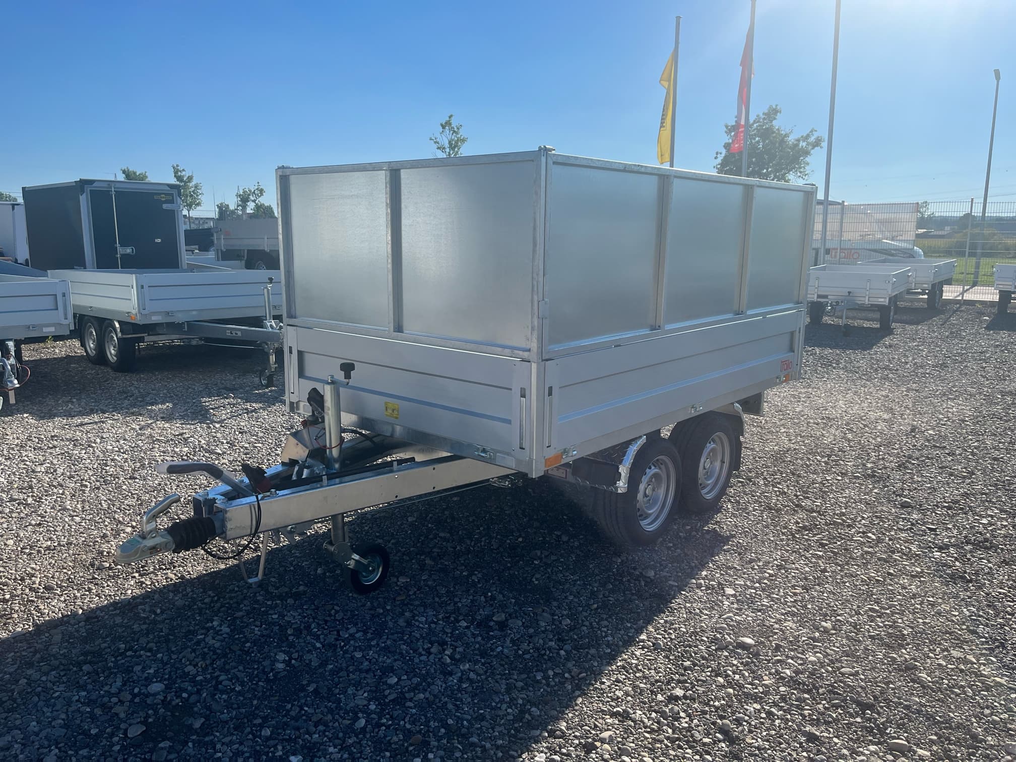 Autotransportaanhanger met achterkipper RWK2515-27H 2700 kg, laadruimte 2,54 x 1,47 m - handmatige hydrauliek - met verlengzijwanden NIEUW