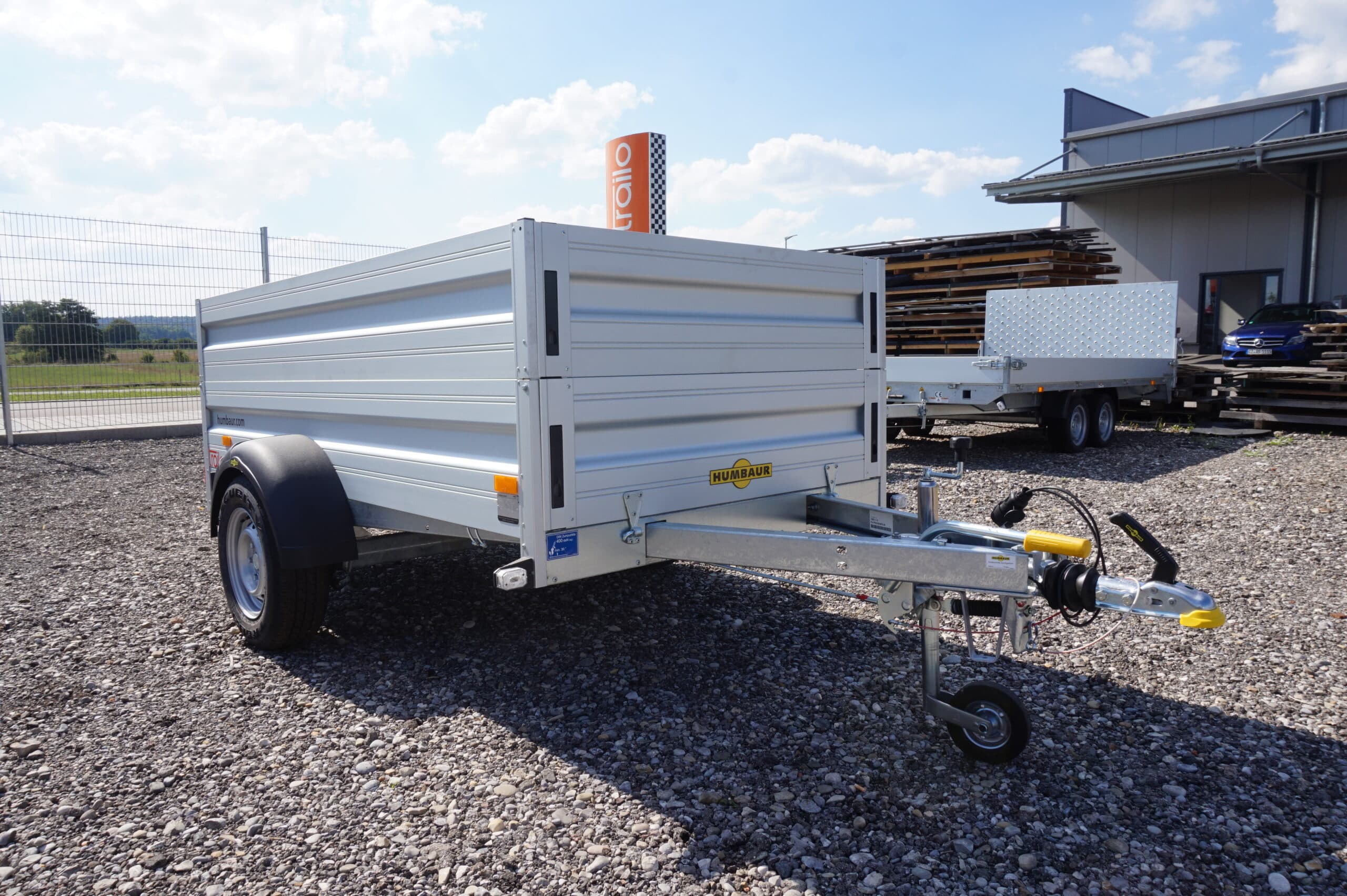 Humbaur autoaanhanger HA 132513 KV Alu 1300kg laadvermogen 2,51x1,31m met voorflap en zijwandverlenging van 35cm