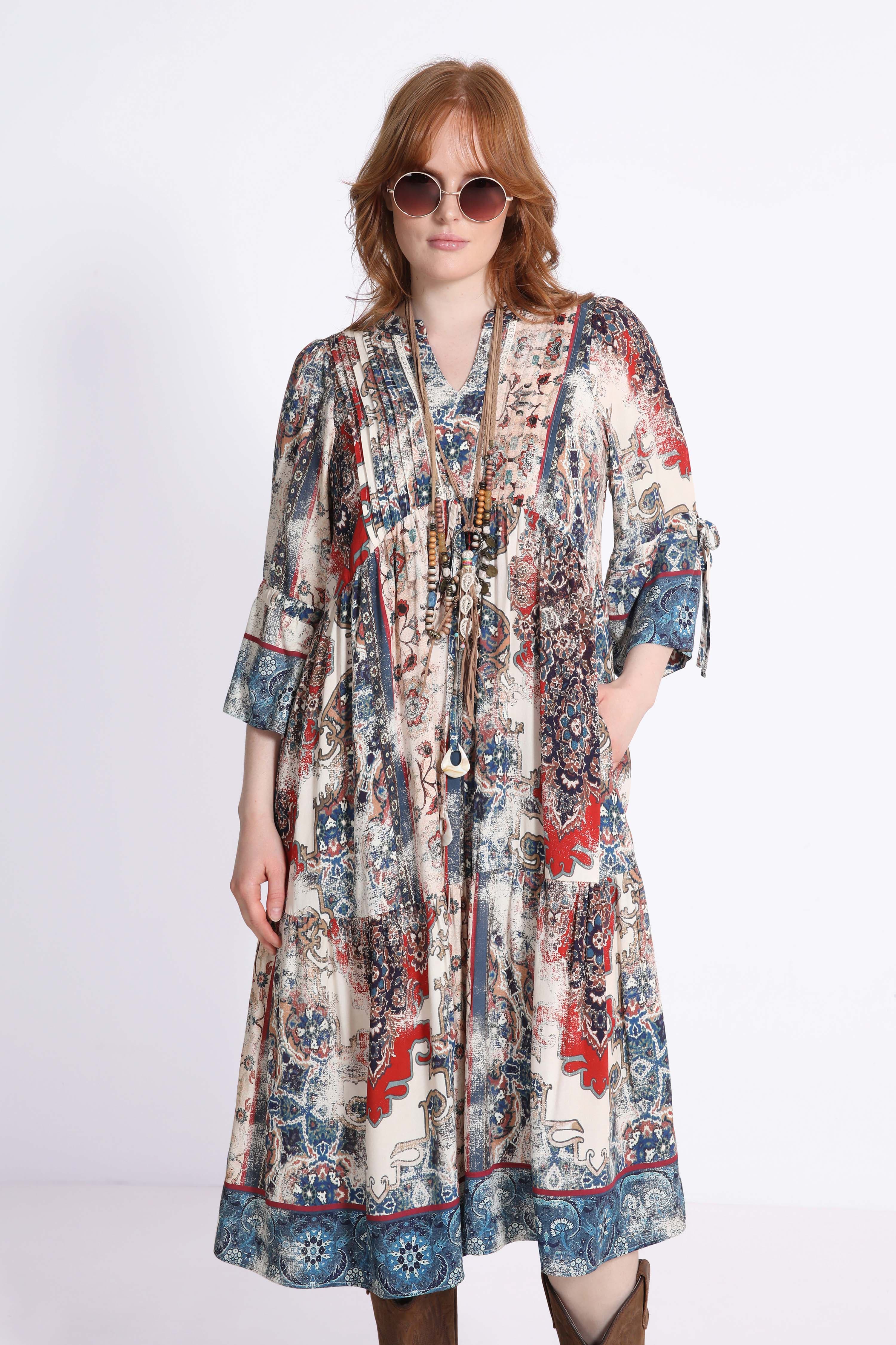 Robe midi en imprimé avec plastron