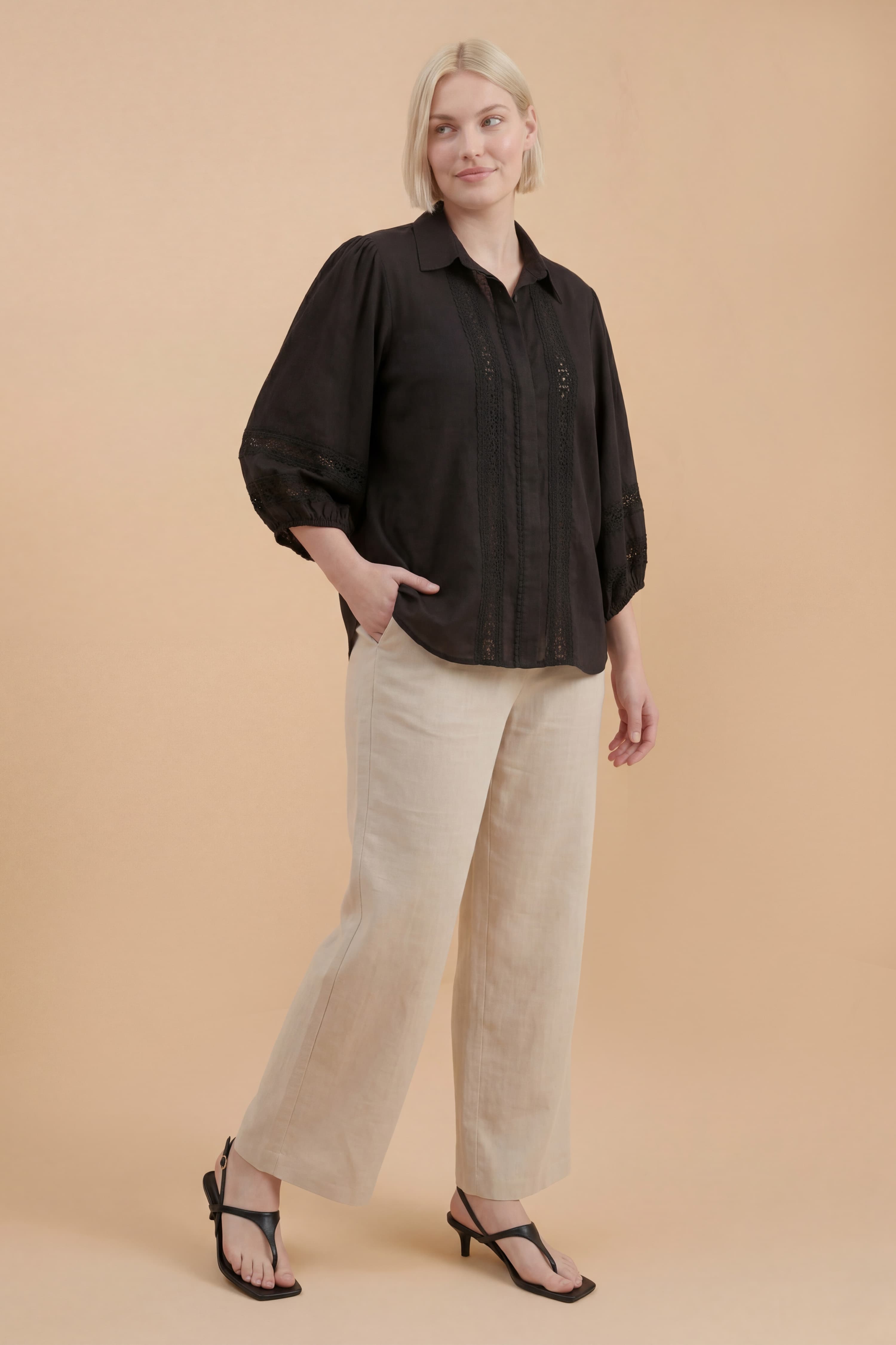 Chemise en lin et viscose avec details dentelle