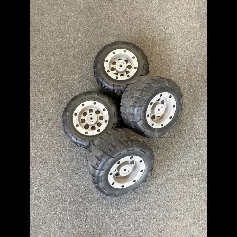 4 Rad Corral T-REX 12V Peg-Pérego (gebraucht)