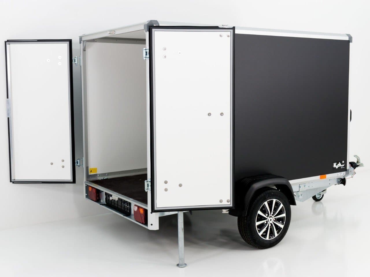 Variant Reboque fechado Black Edition 148x258cm H:157 1,35t-Novo