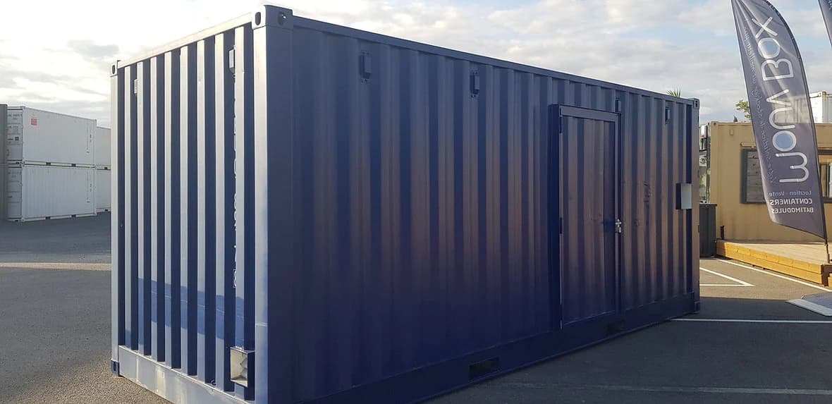 Container-BOX mit 20 Fuß offener Seite ausgestattet