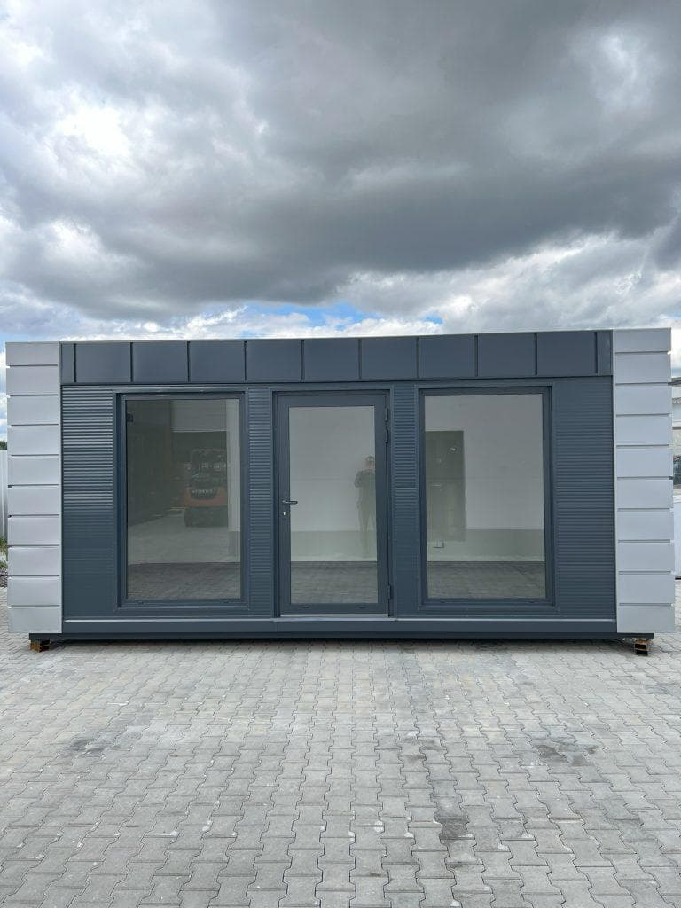 Módulo Habitacional 8×3 Metros con Paneles Aislantes PIR