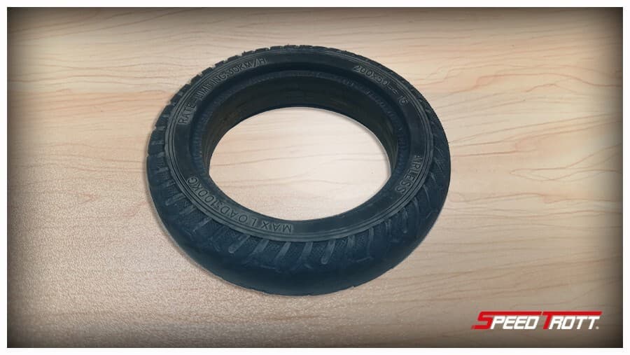 Pneu arrière plein 8 Pouces - Speedtrott ST-12 - ST-14 - GX-12 - GX-14