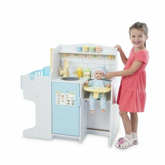 Melissa & Doug - Nursury en bois Baby Care Activity Center