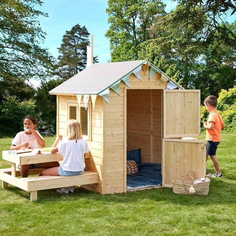 Cabane en bois avec table pour enfants – Tiana