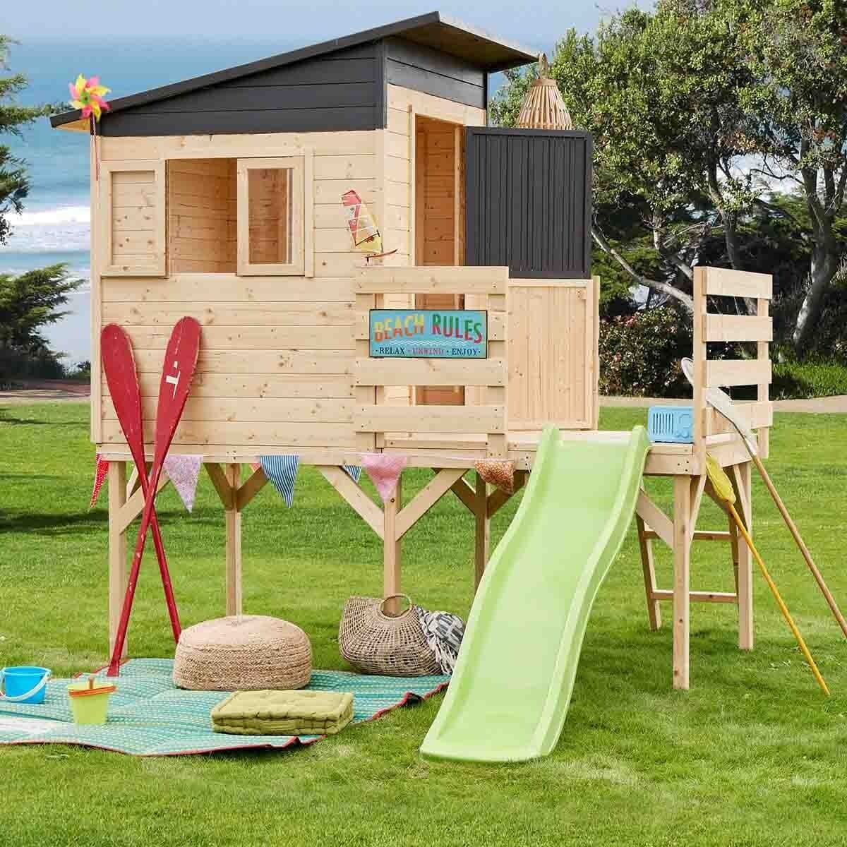 Cabane avec toboggan en bois sur pilotis pour enfants - Portland
