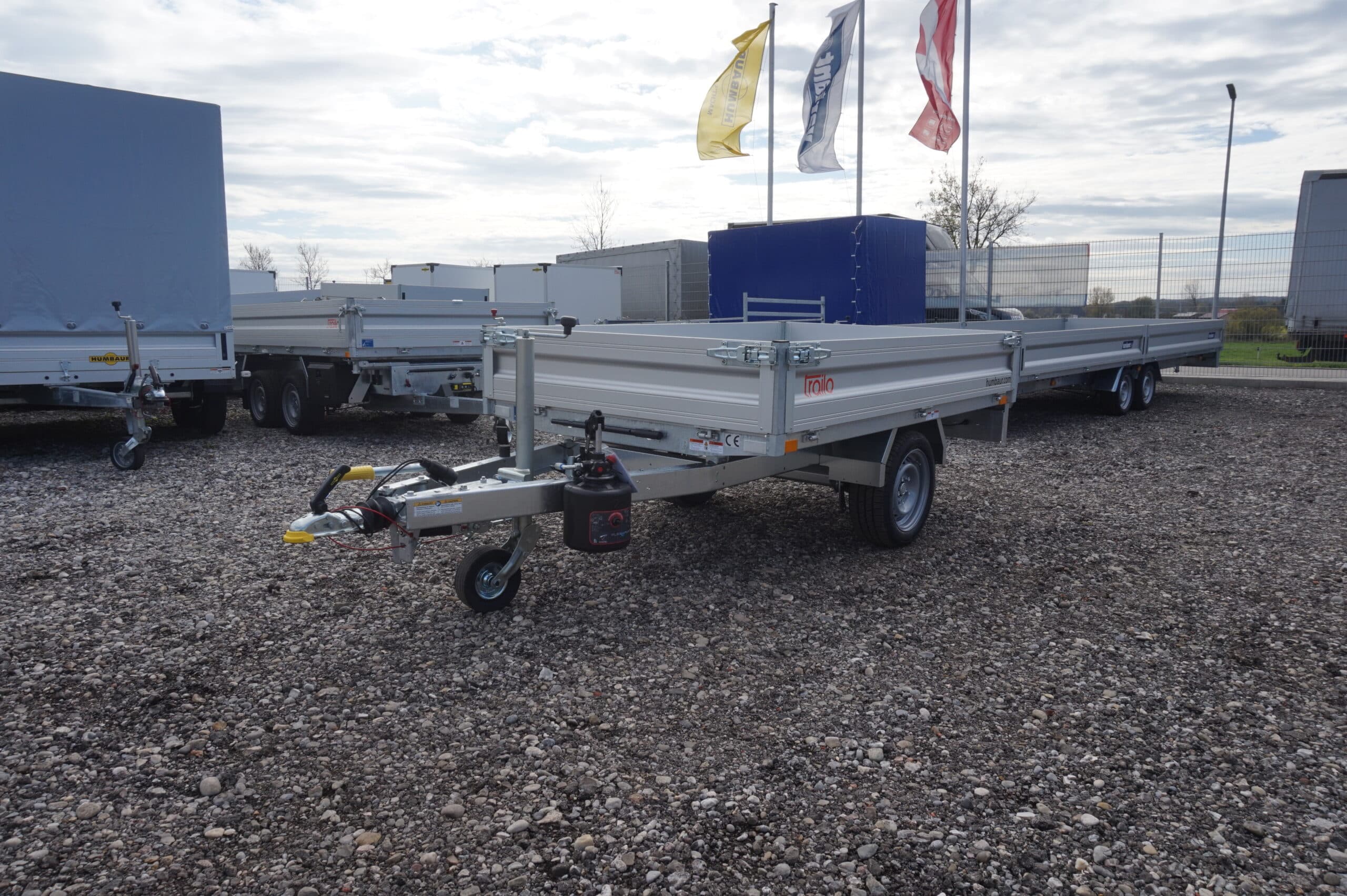 Humbaur HUK 152314 mit FLEXePUMP, 1500kg Ladefläche 2,30x1,40m mit Akkuschrauberhydraulik
