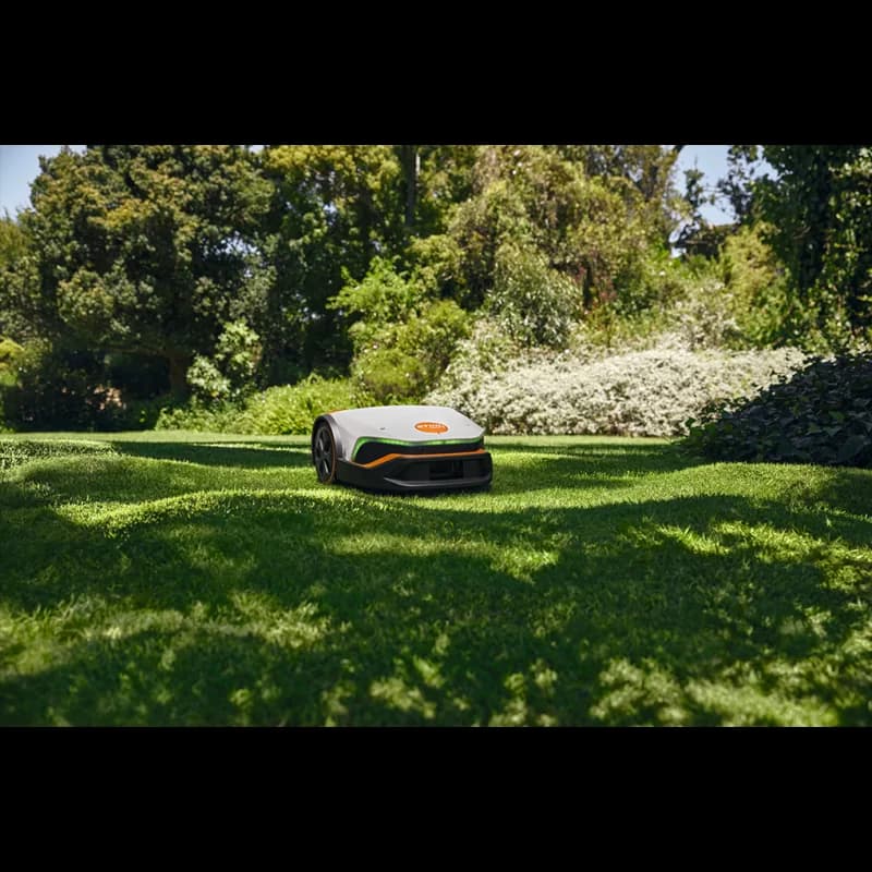 Robot tondeuse STIHL iMOW 6 - jusqu'à 3000 m², coupe 28 cm