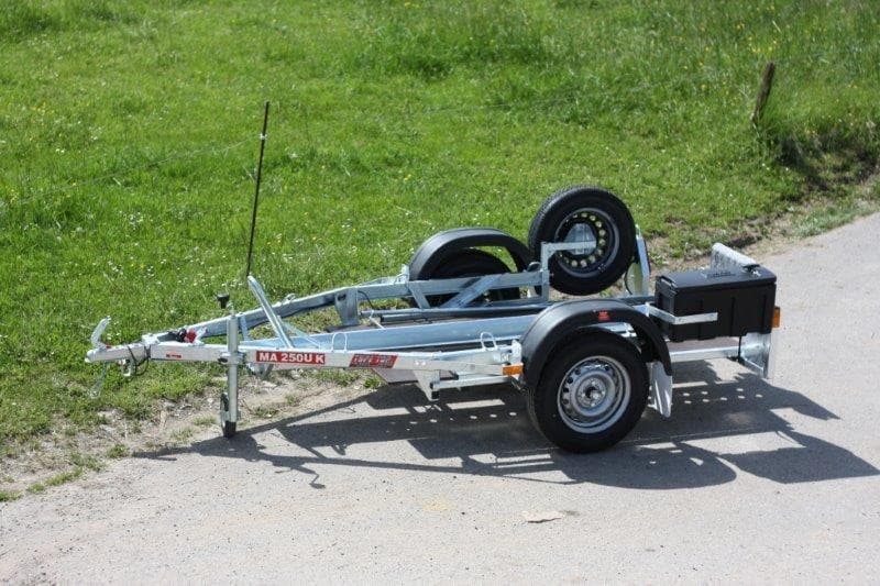 Remorque porte-moto Pongratz MA250UK - basculante, rail 250 cm