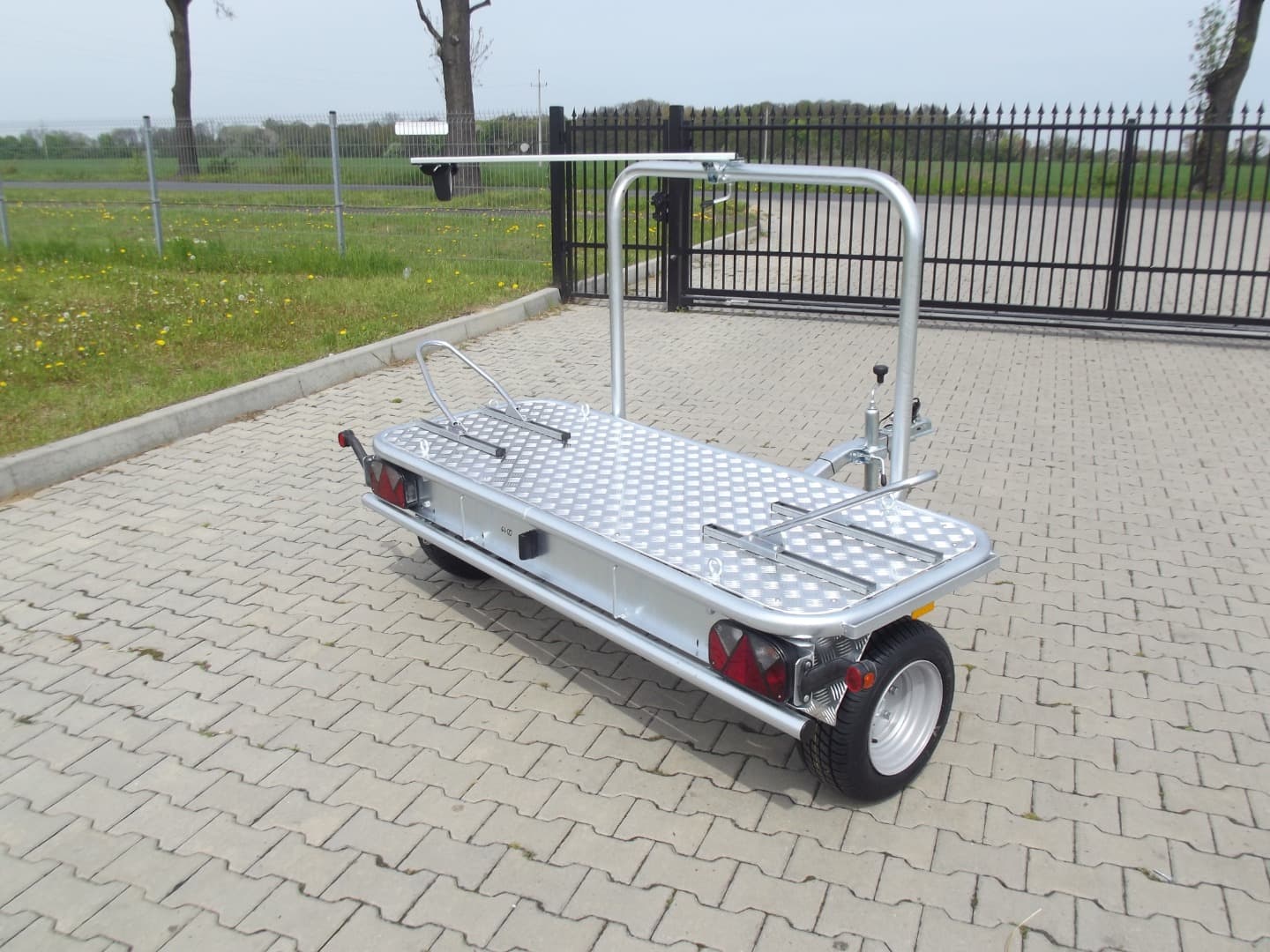 Remorque porte-moto transversale pour camping-car - RPT-CC