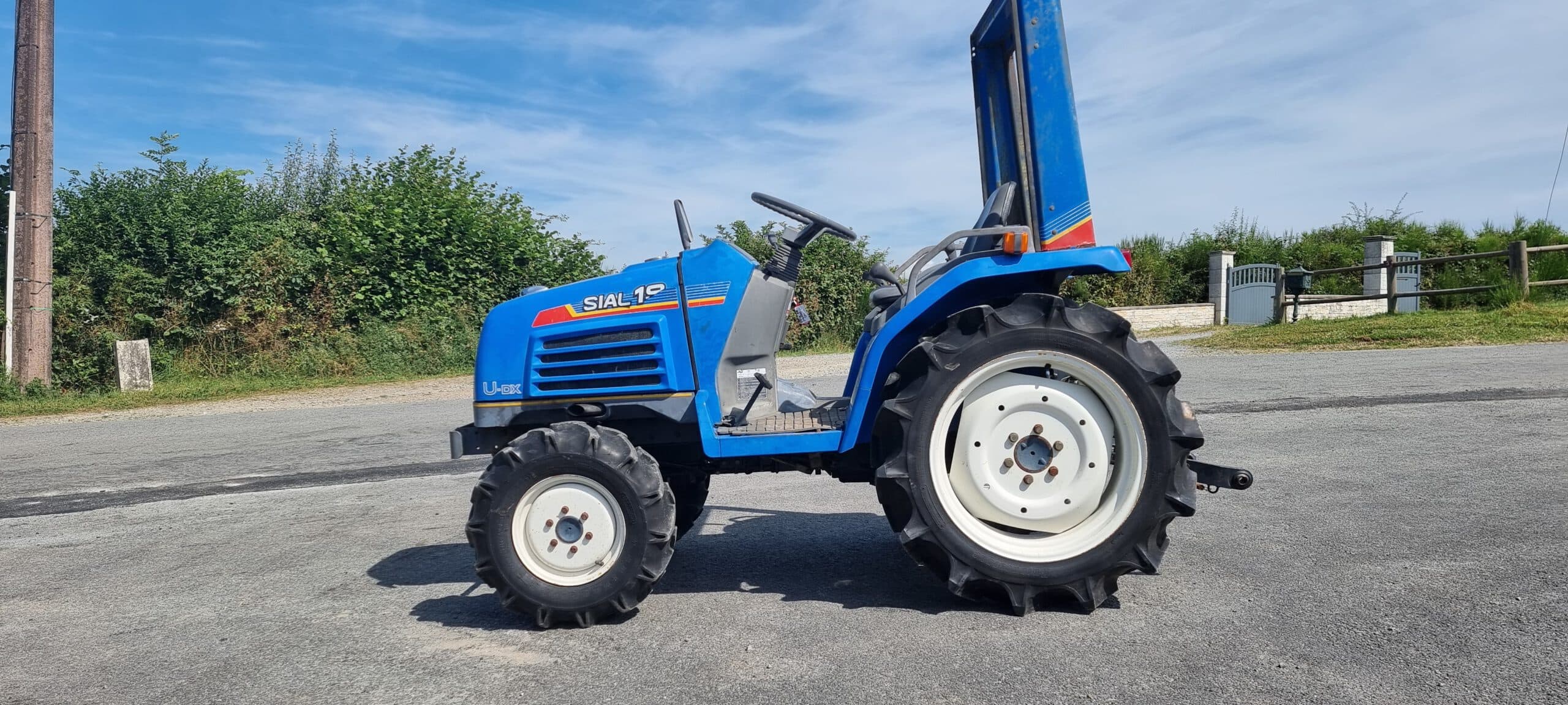 Iseki TF-19 D/A (2407) : Tracteur Compact et Puissant - Achat en Ligne