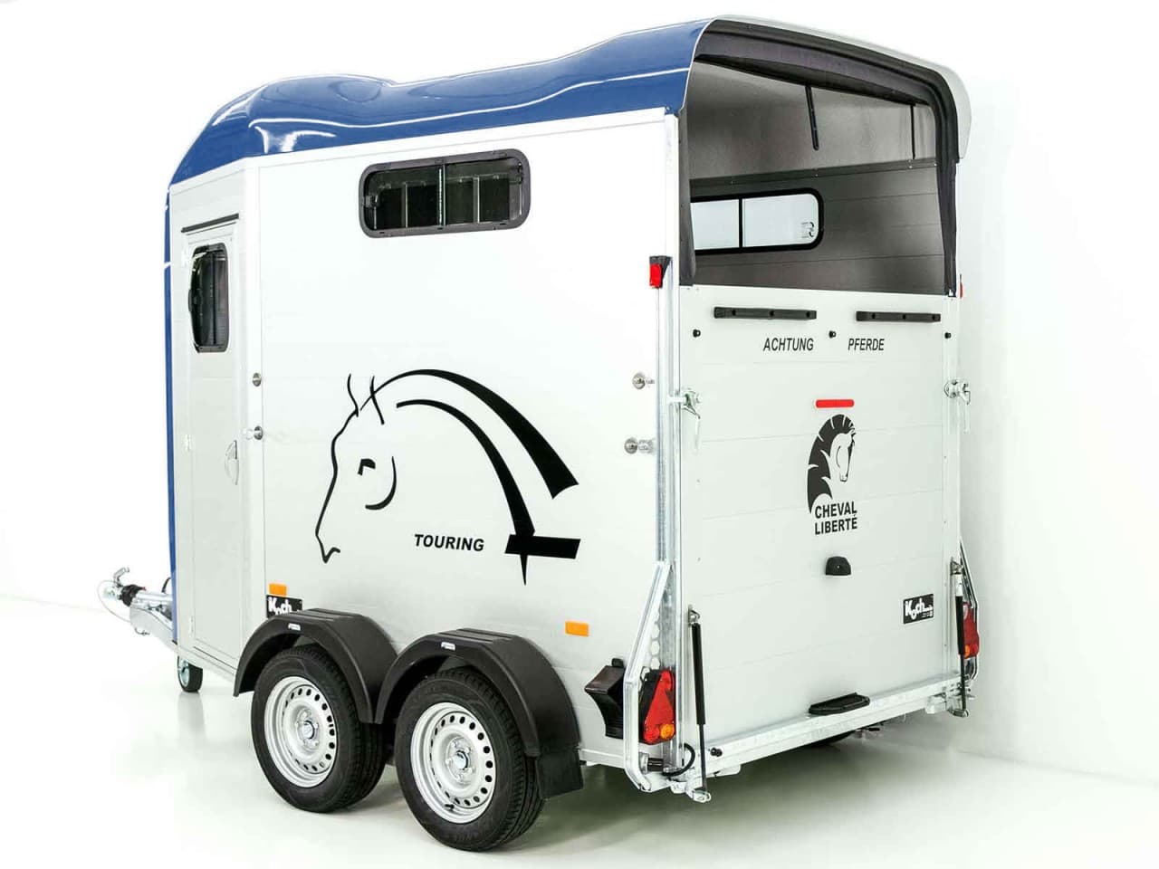 Cheval Liberte Pferdeanhänger Touring Jumping, Pullman-Fahrwerk, Sattelkammer