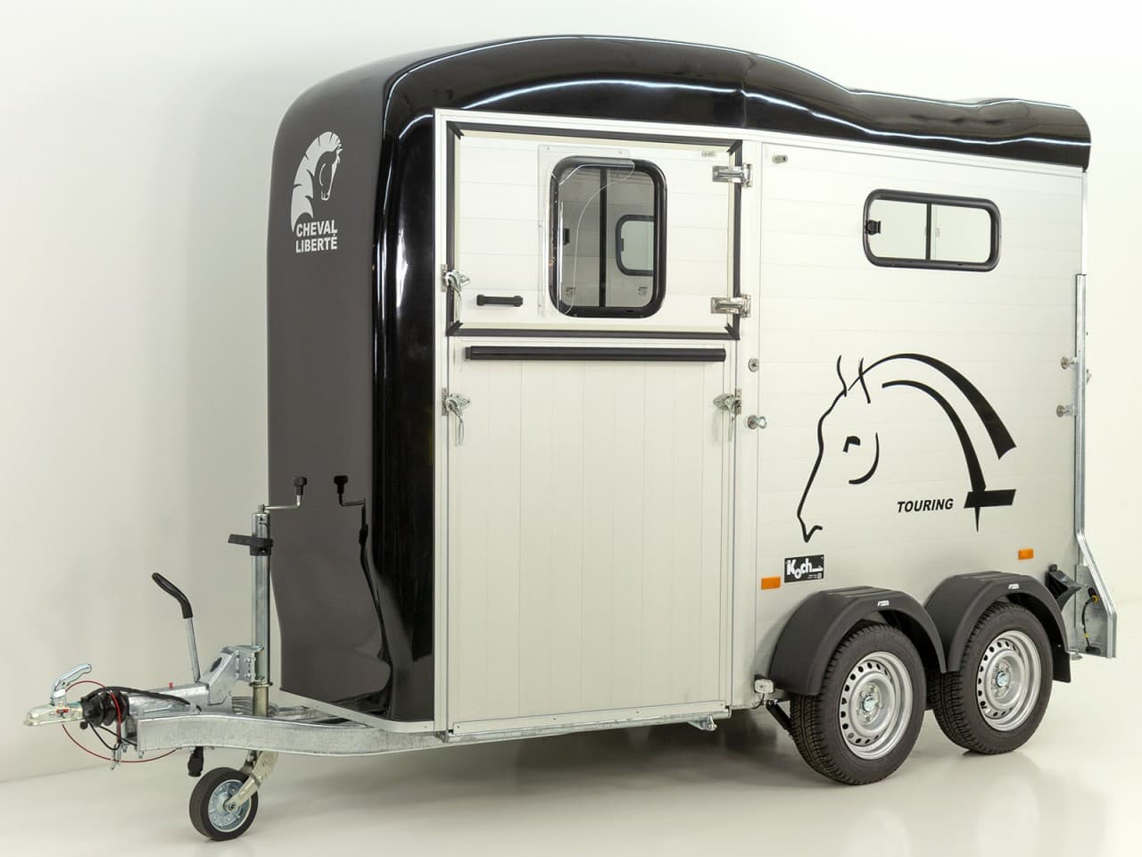 Cheval Liberte Pferdeanhänger Touring One 1,5er, Pullman-Fahrwerk, Frontausstieg, schwarz
