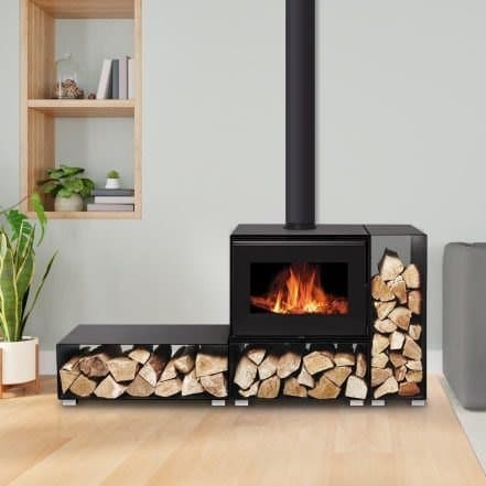 Poêle à bois avec bancs — Rangement à bûches