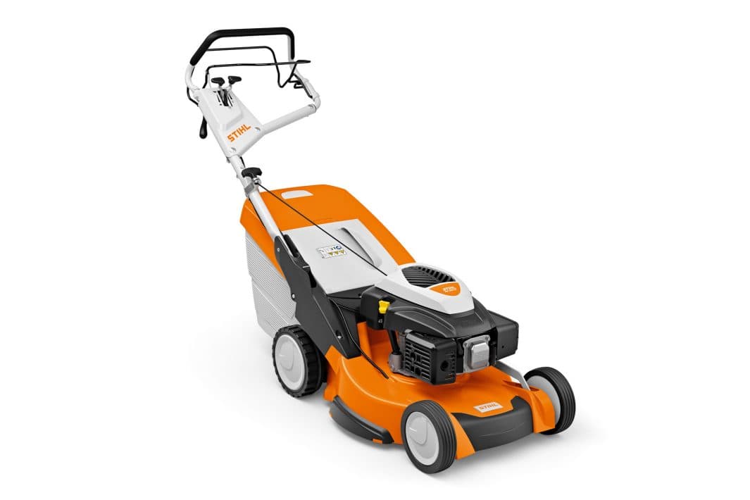 Tondeuse thermique STIHL RM 655 VS – Puissance et confort avec traction à vitesse variable