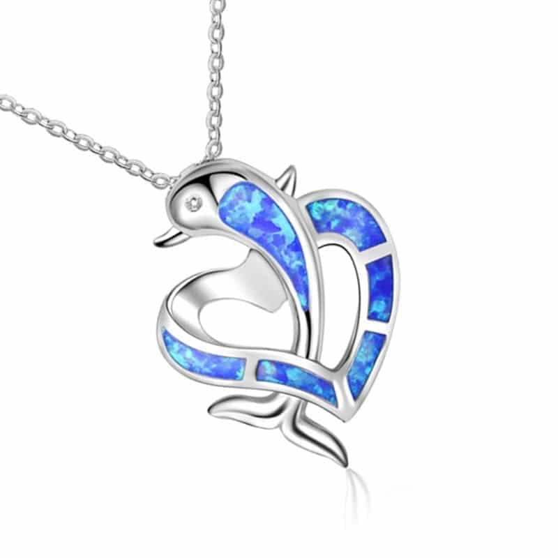 Pendentif dauphin dans un coeur