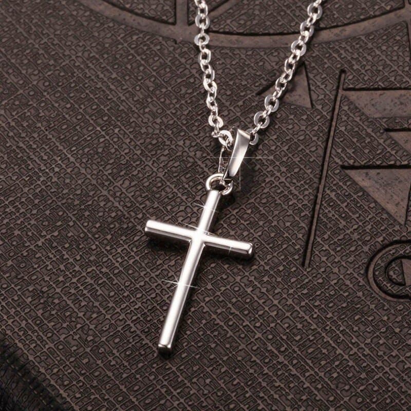 Pendentif croix avec chaîne