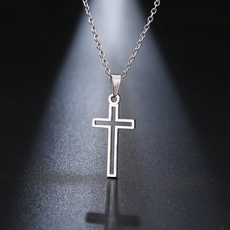 Pendentif croix ajourée