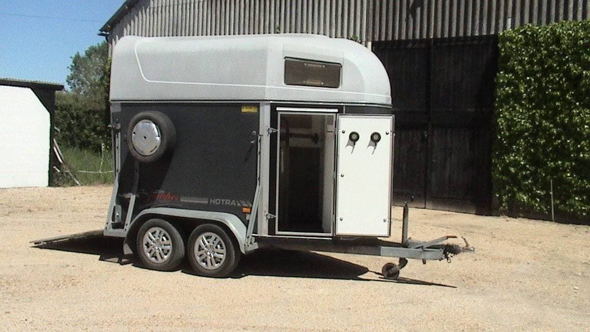 VAN 2 PLACES "HOTRA"