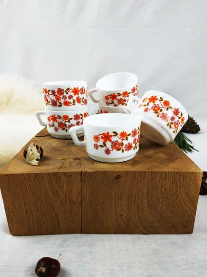 6 tasses à café vintage 70's motifs floraux VENDU