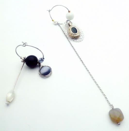 Boucles d'oreilles asymétriques vintage - Caresse cou VENDU