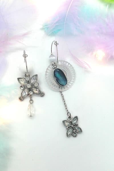 Boucles d'oreilles asymétriques vintage - Papillons diamant