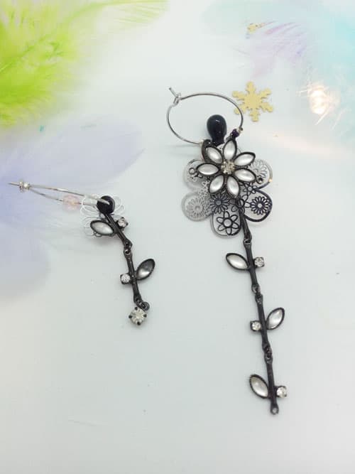 Boucles d'oreilles asymétriques vintage -  Épi noir
