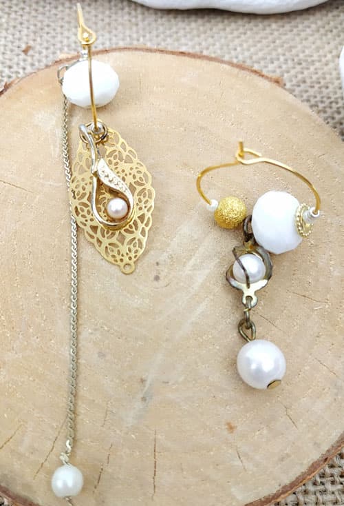 Boucles d'oreilles asymétriques vintage - Or et Perles Blanches VENDU