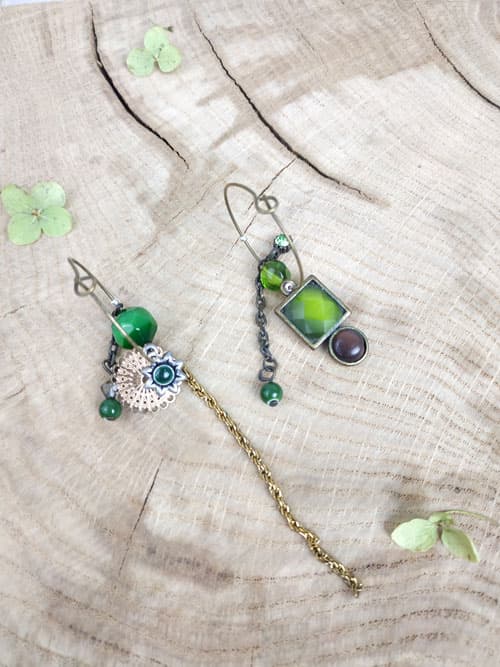 Boucles d'oreilles asymétriques vintage - Carré Vert