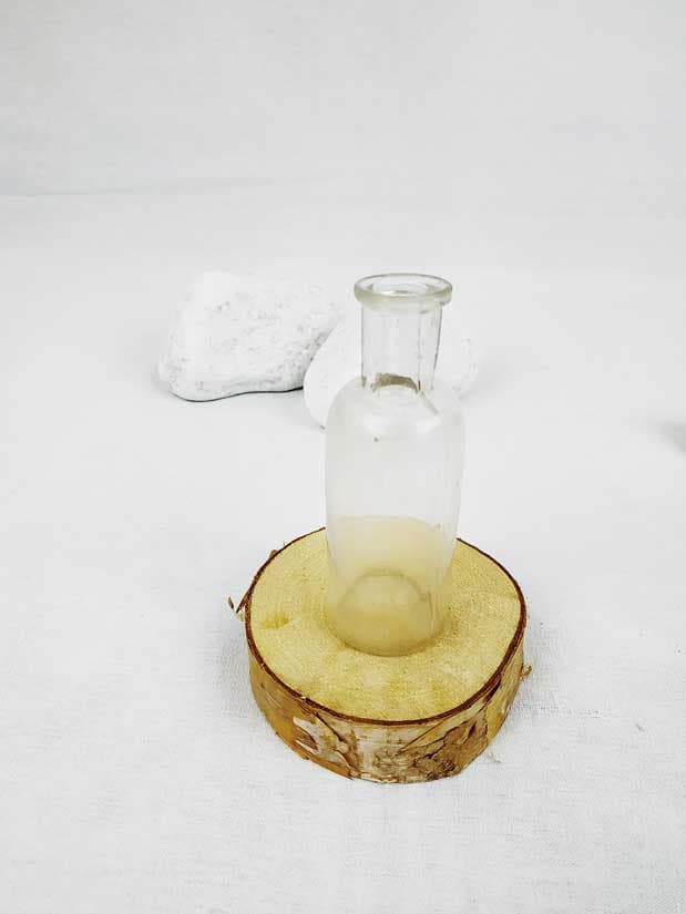 Ancien encrier fin en verre