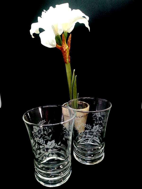 6 Verres à eau gravés de fleurs blanches VENDU